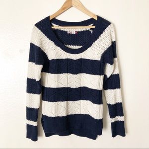 🌵striped sweater 🌵